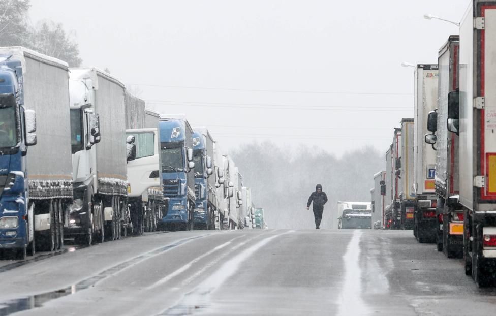 Правительство РФ продлило запрет на въезд в Россию грузовиков из ЕС, Великобритании, Норвегии и Украины