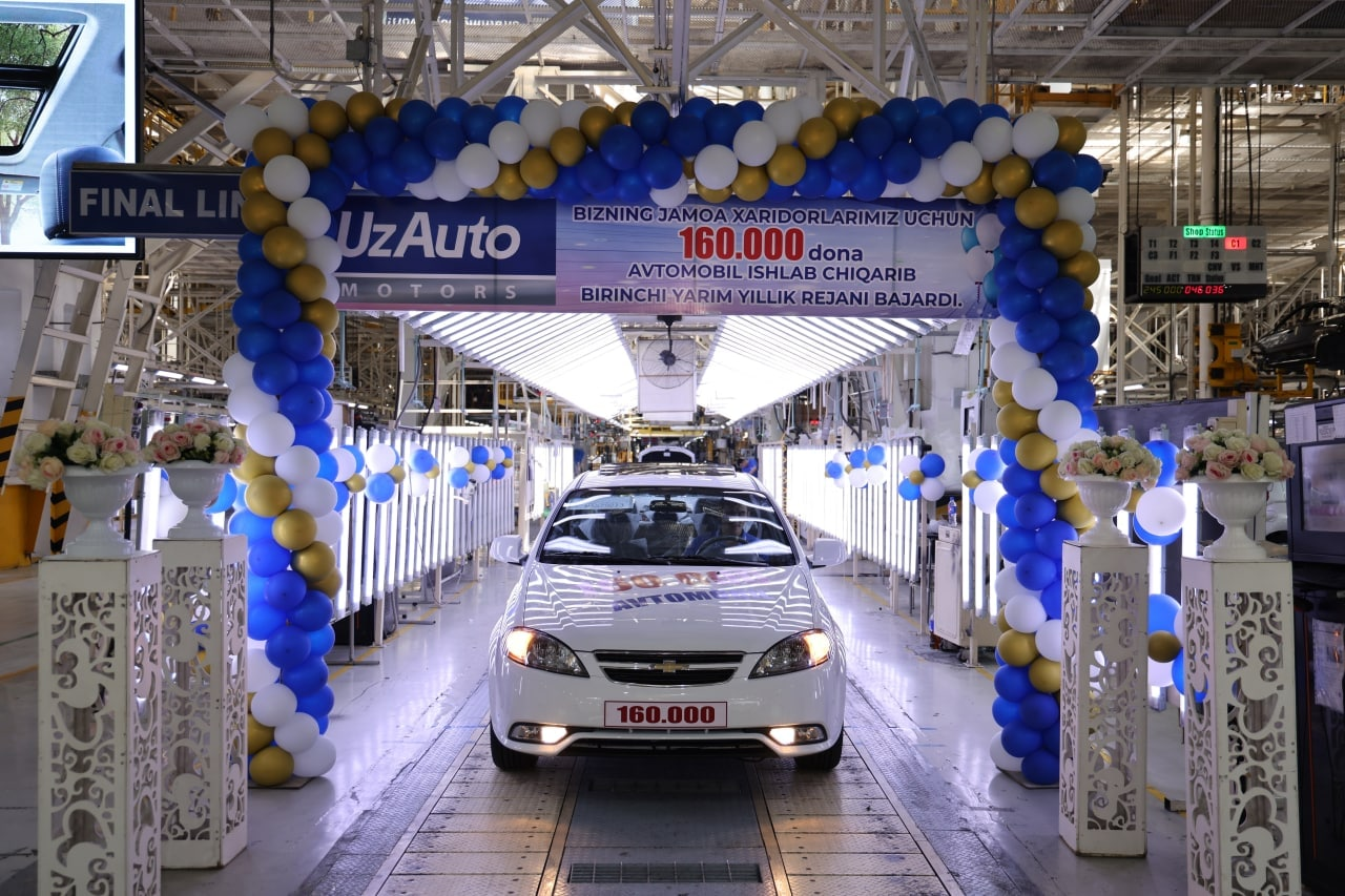 Генеральный директор АО "UzAuto Motors" Бо Андерсон устанавливает рекорды производства