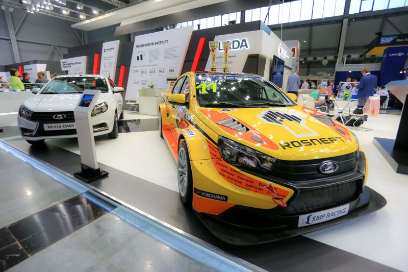 LADA Sport показала LADA Vesta TCR на выставке «ИННОПРОМ-2017»