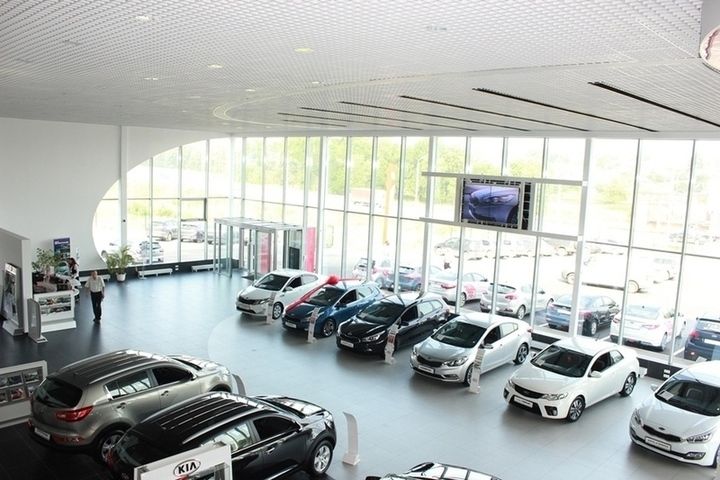 "Технологии доверия" : Продажи автомобилей в России снизятся на 28%