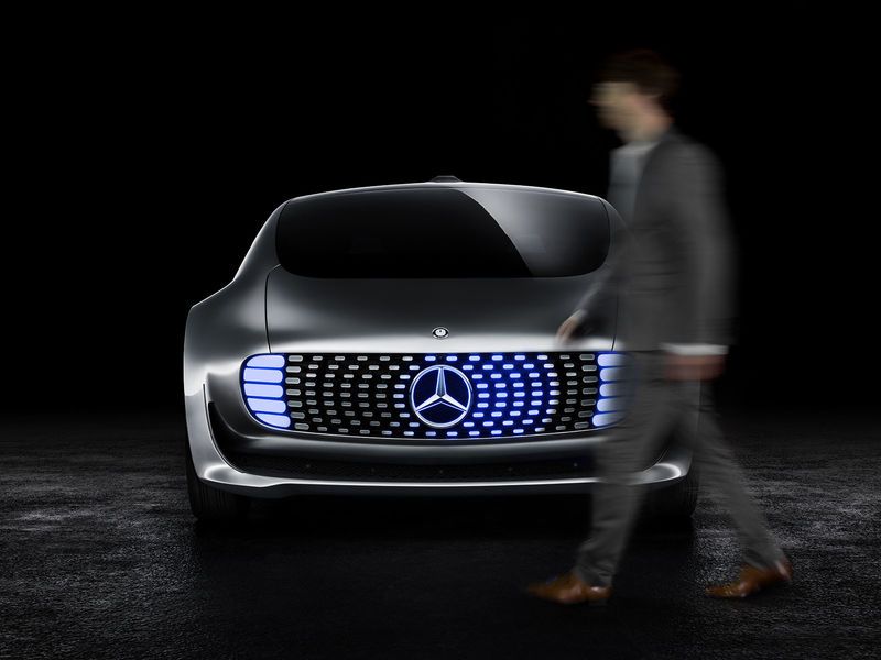 Daimler запатентовал подушки безопасности для пешеходов