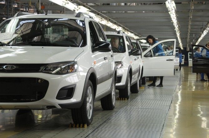 АВТОВАЗ запустил конвейеры после летних каникул
