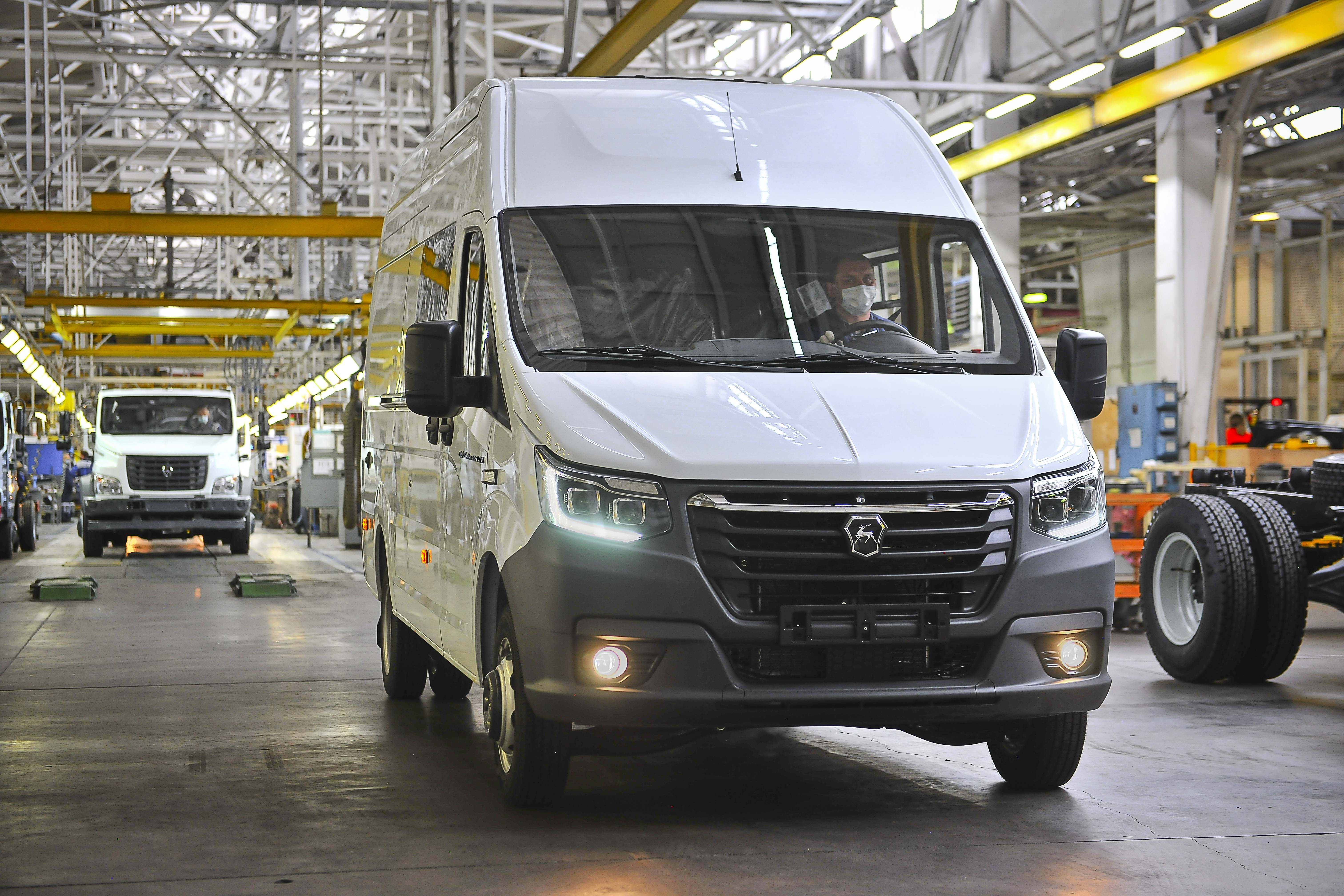 Горьковский автозавод представил первую электрическую ГАЗель