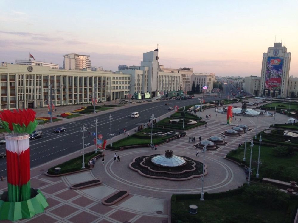 вид на Дом правительства Республики Беларусь. IMG-20160508-WA0074.jpg