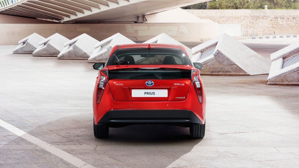 006-toyota-Prius-2016_1600x900_tcm-3020-887811.jpg