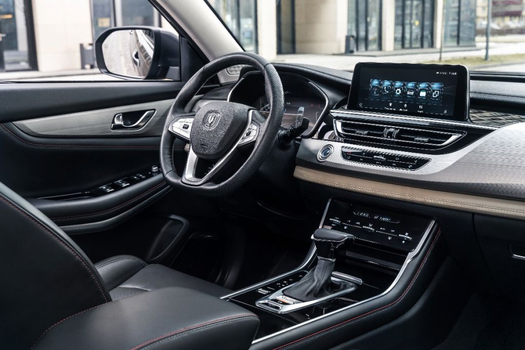 interer-changan-cs75-fl.jpg