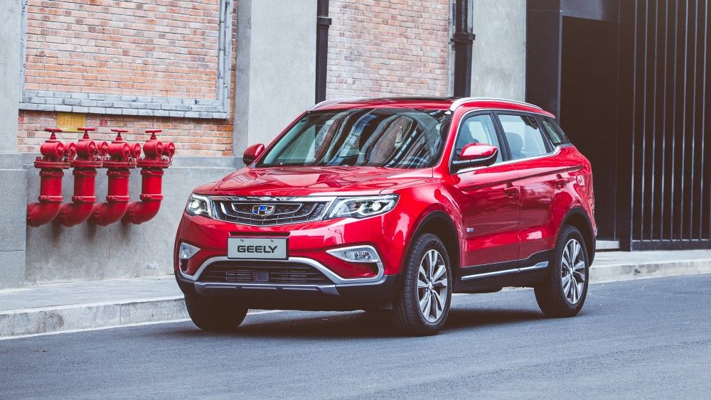 geely_atlas_54_1000.jpg