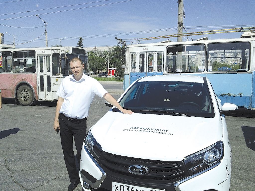 Официальный дилер АВТОВАЗа «АМ компани» – частый участник автопарадов