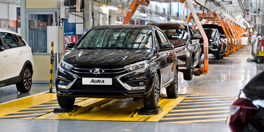 LADA Aura на конвейере.jpg LADA Aura на конвейере.jpg