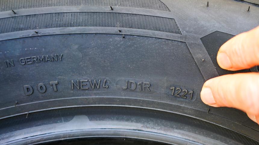 Расшифровываем надписи на автомобильных шинах
